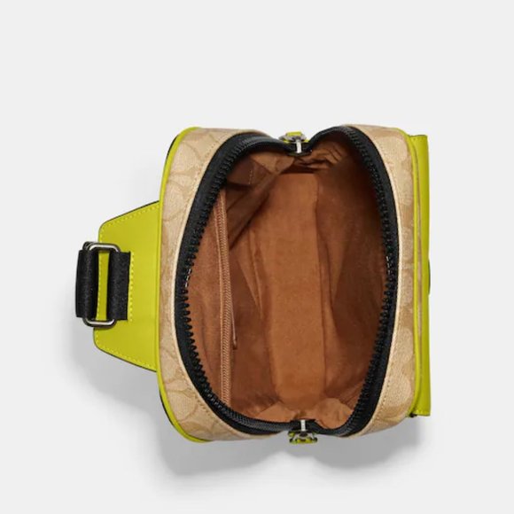 🥰 Coach Track Pack In Signature Canvas  Lime Khaki - Picture 4 of 11